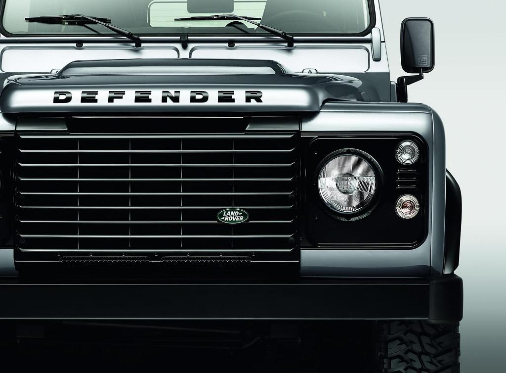 Land Rover Defender Silver Black