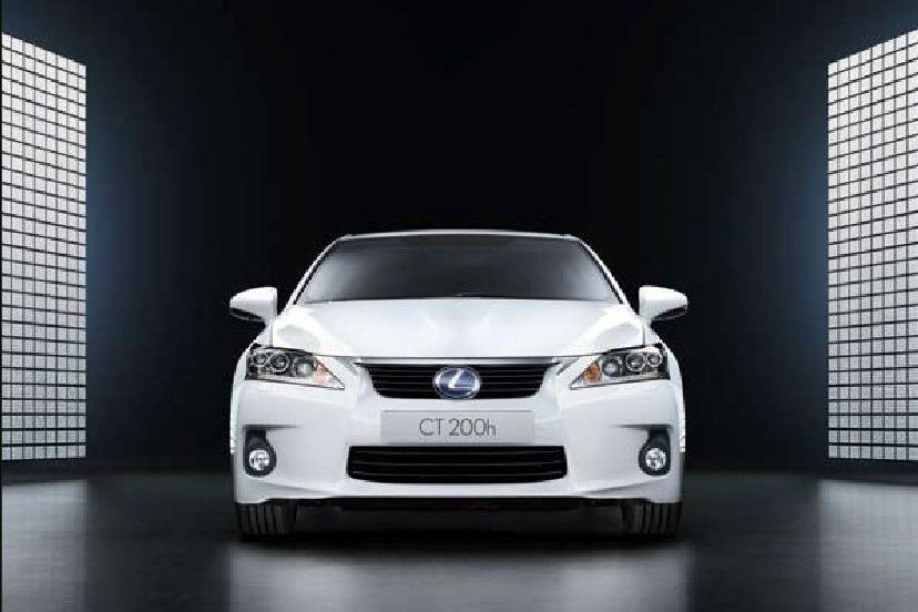 Nowy Lexus CT 200h 2010 - oficjalna broszura