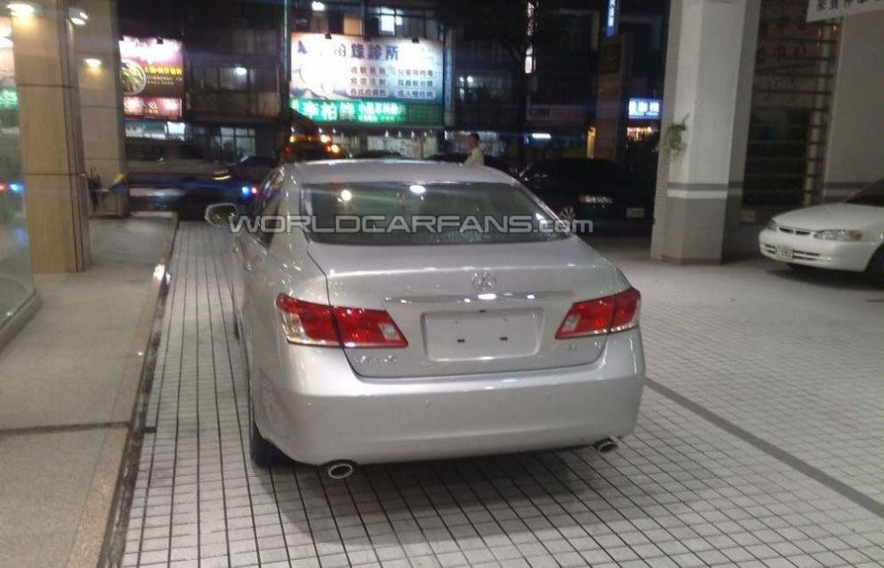 Nowy Lexus ES 350 2010 - zdjcie szpiegowskie