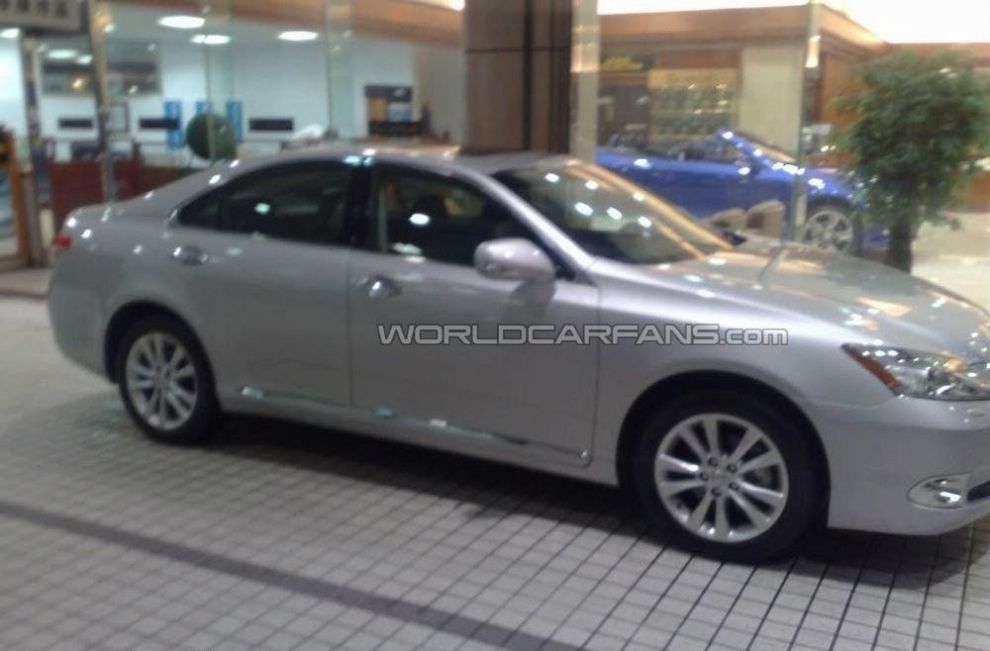 Nowy Lexus ES 350 2010 - zdjcie szpiegowskie