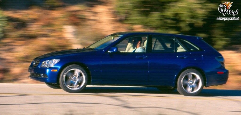 Lexus IS Sport Cross