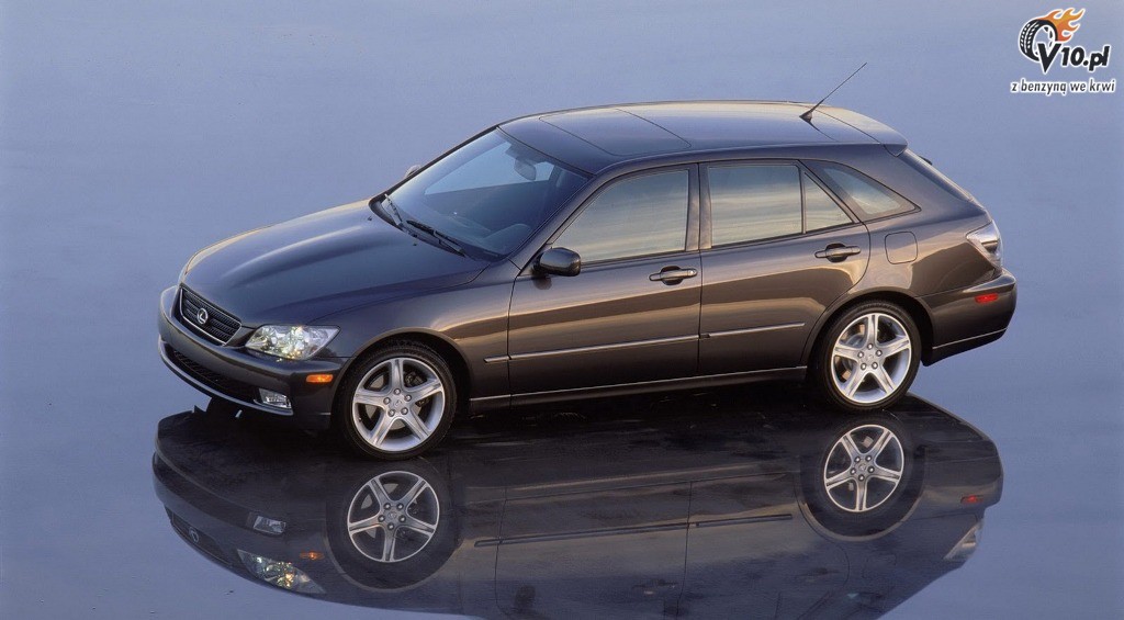 Lexus IS Sport Cross