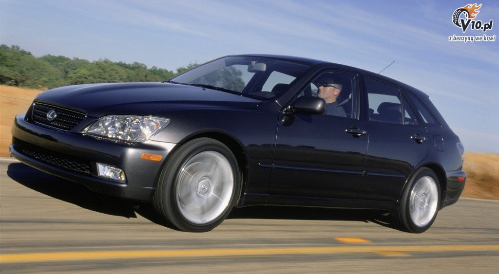 Lexus IS Sport Cross