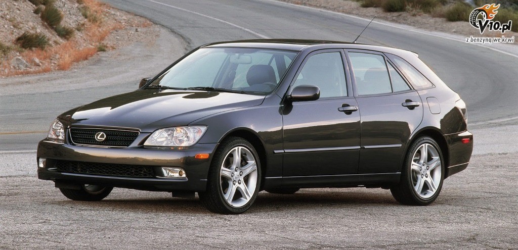 Lexus IS Sport Cross