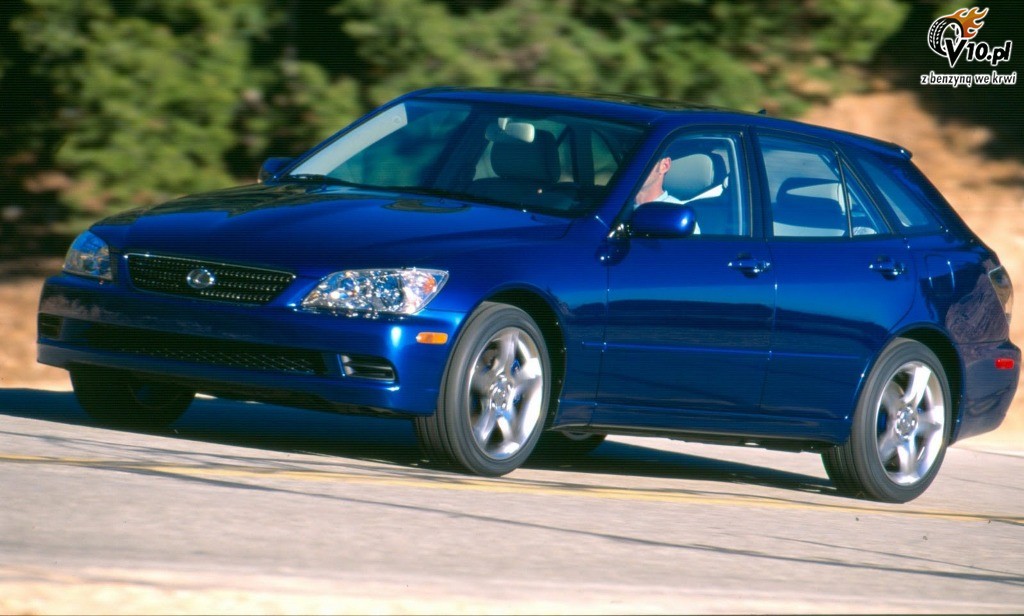 Lexus IS Sport Cross