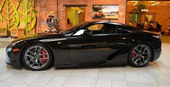 Lexus LFA wsytawiony na sprzedaż za 369 000 dolarów