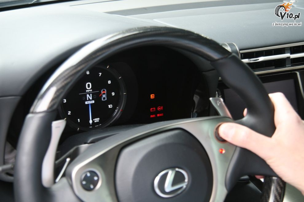 Lexus LF-A przed Los Angeles Auto Show
