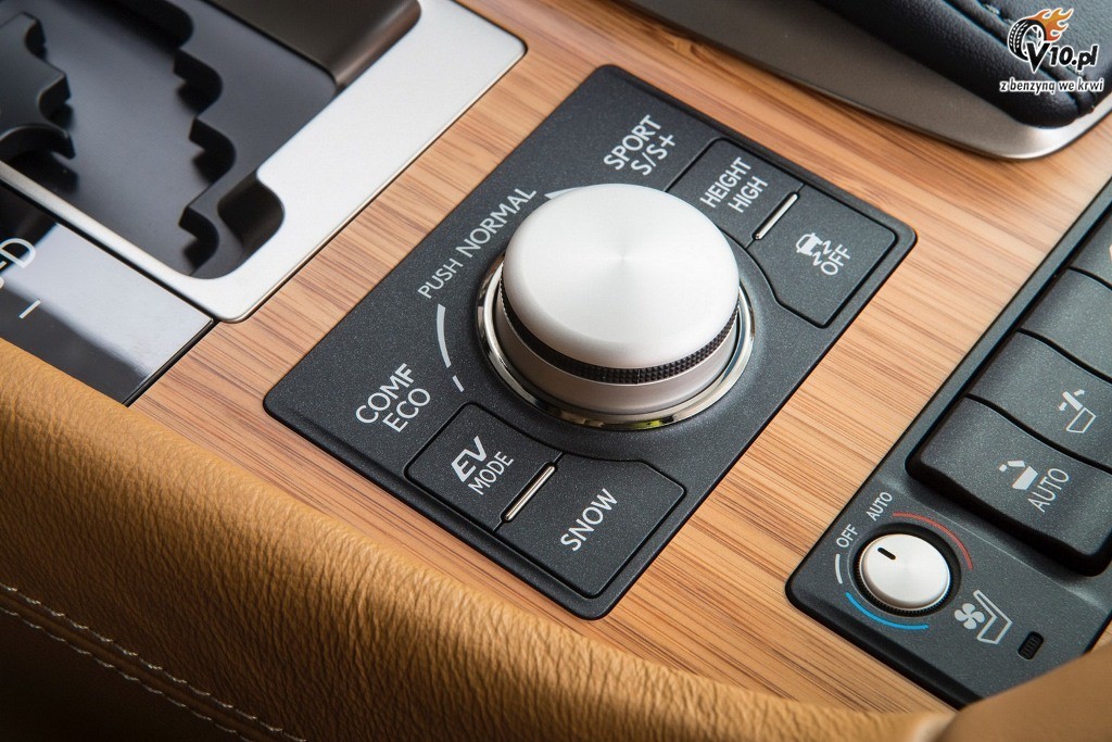 Lexus LS 600h