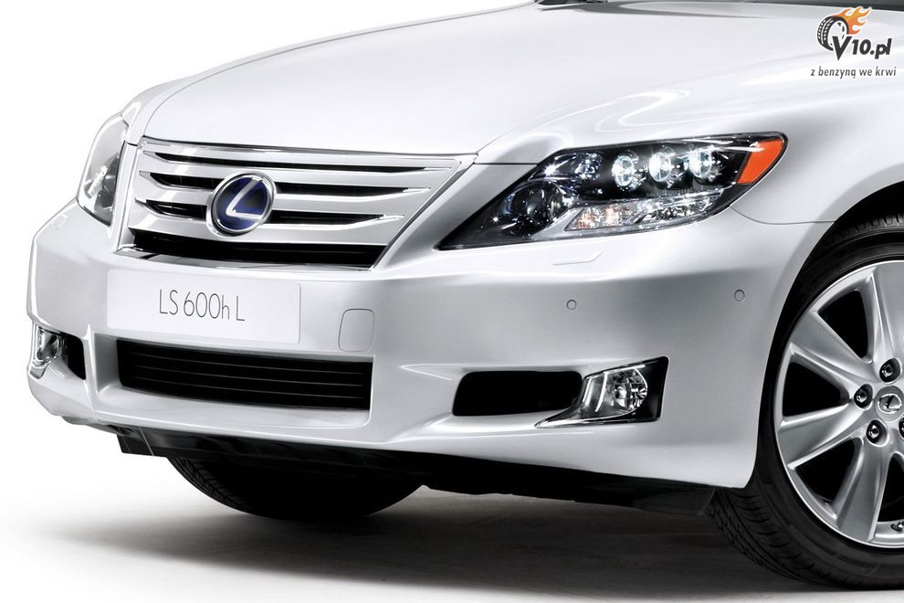Nowy Lexus LS 460 LS 600h po face-liftingu