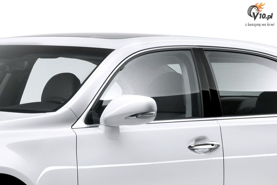 Nowy Lexus LS 460 LS 600h po face-liftingu