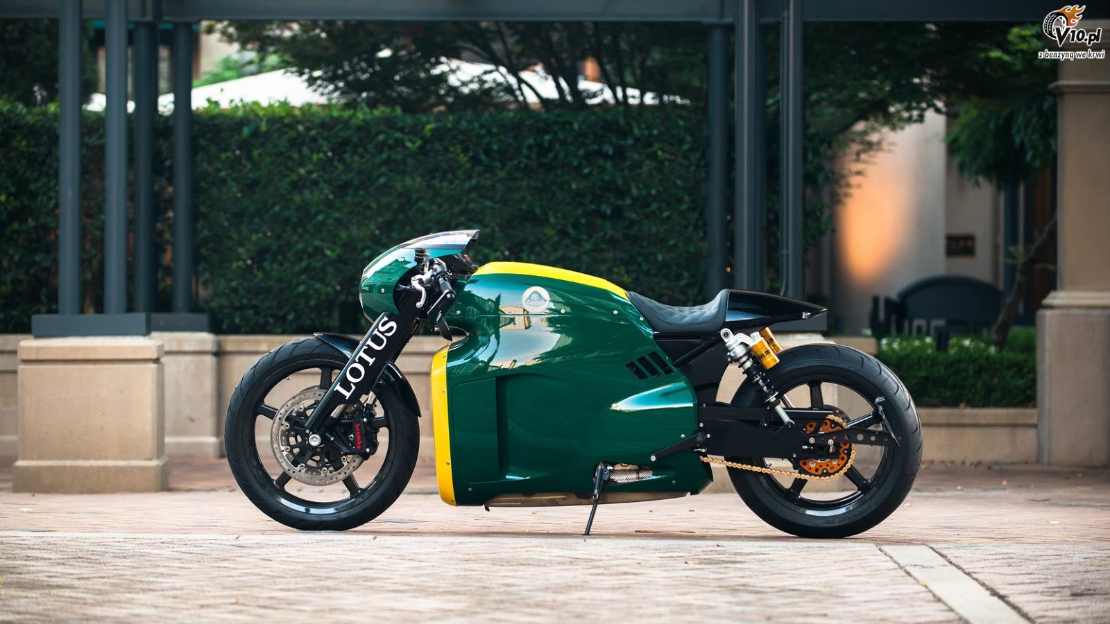 Lotus C-01