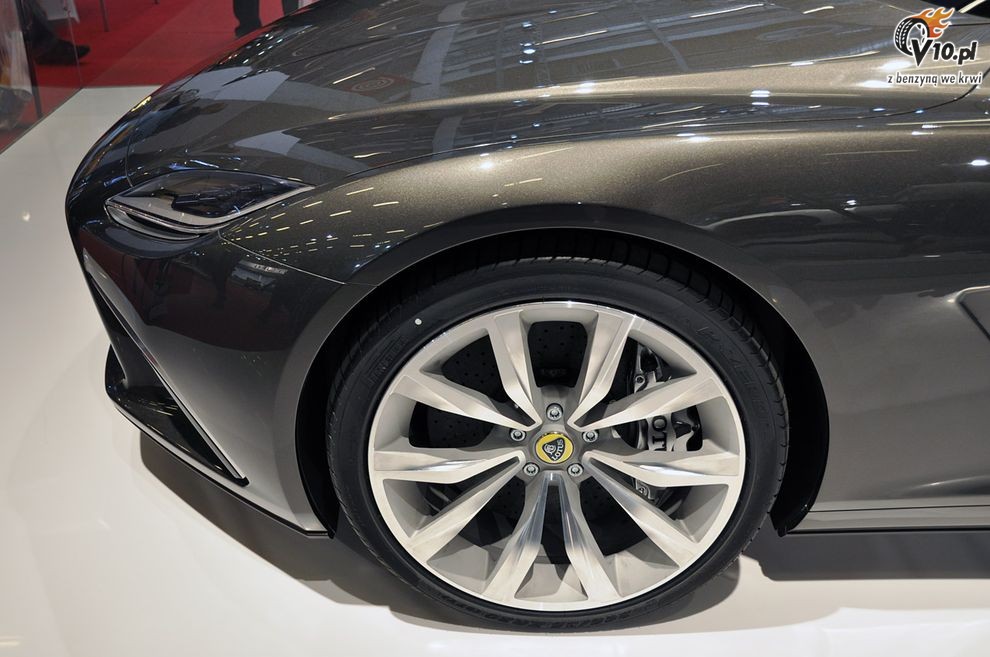 Nowy Lotus Eterne Concept - Paris Motor Show 2010