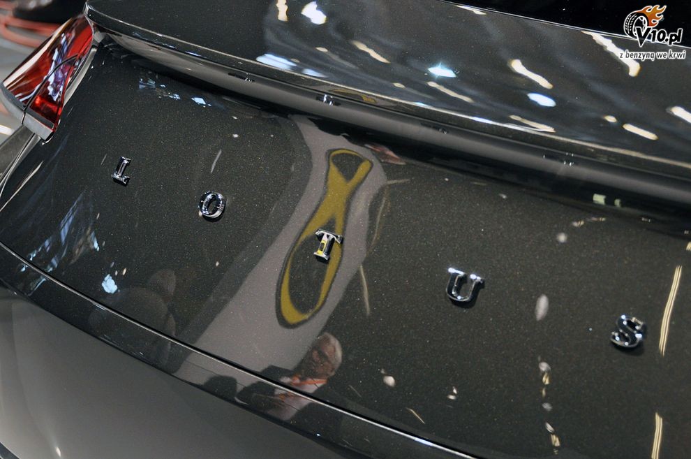 Nowy Lotus Eterne Concept - Paris Motor Show 2010