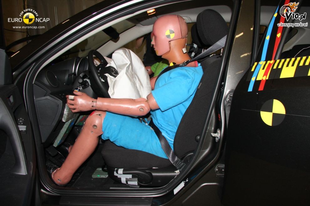 Nowa Mazda3 - test zderzeniowy EuroNCAP
