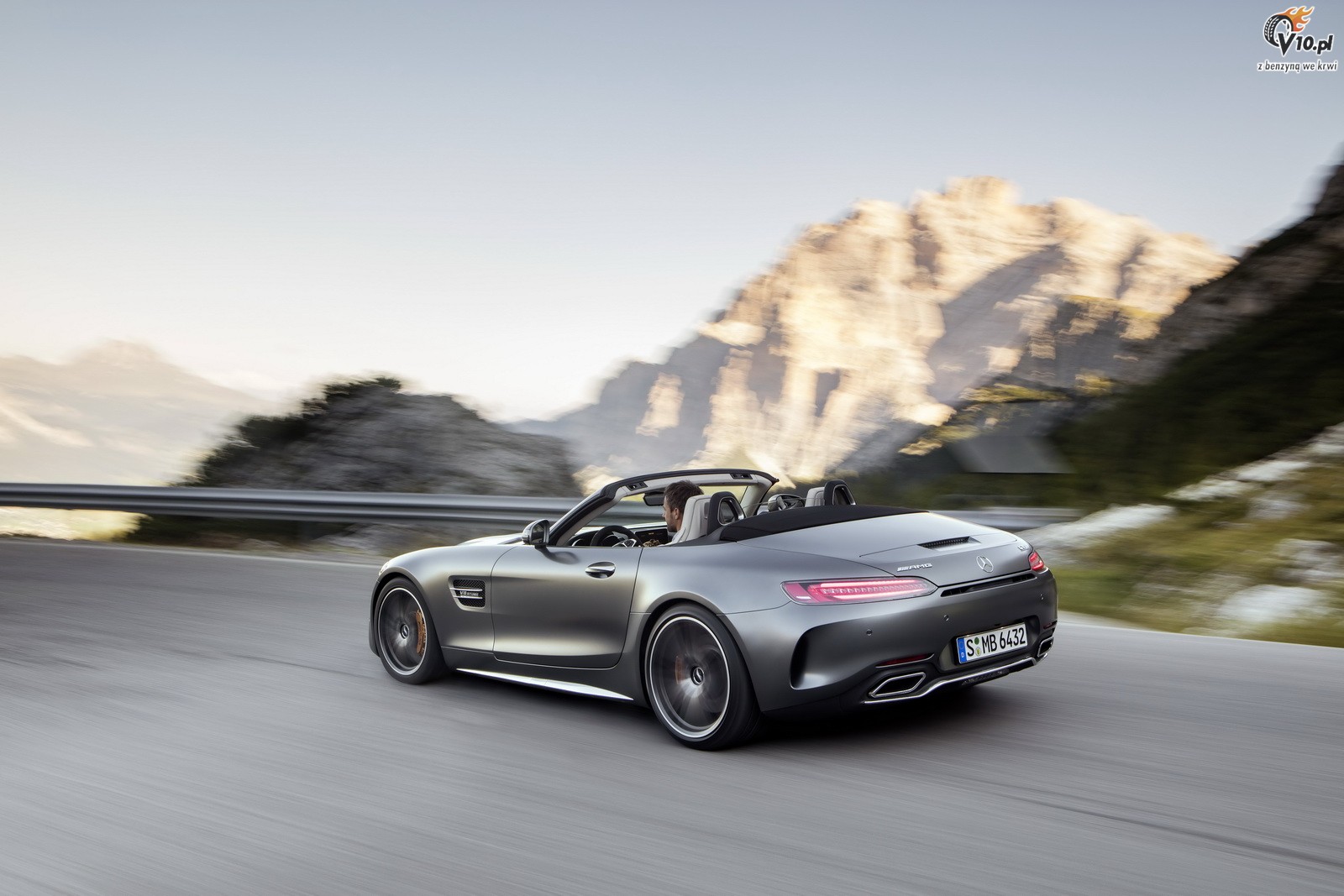 Mercedes AMG GT Roadster