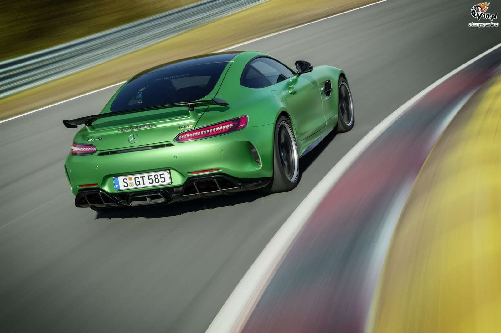 Mercedes AMG GT R