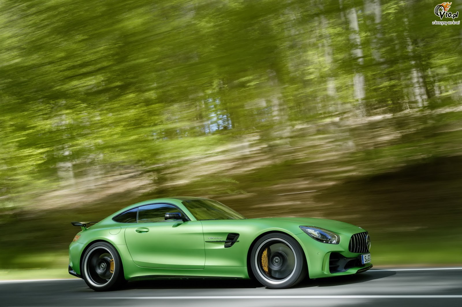 Mercedes AMG GT R