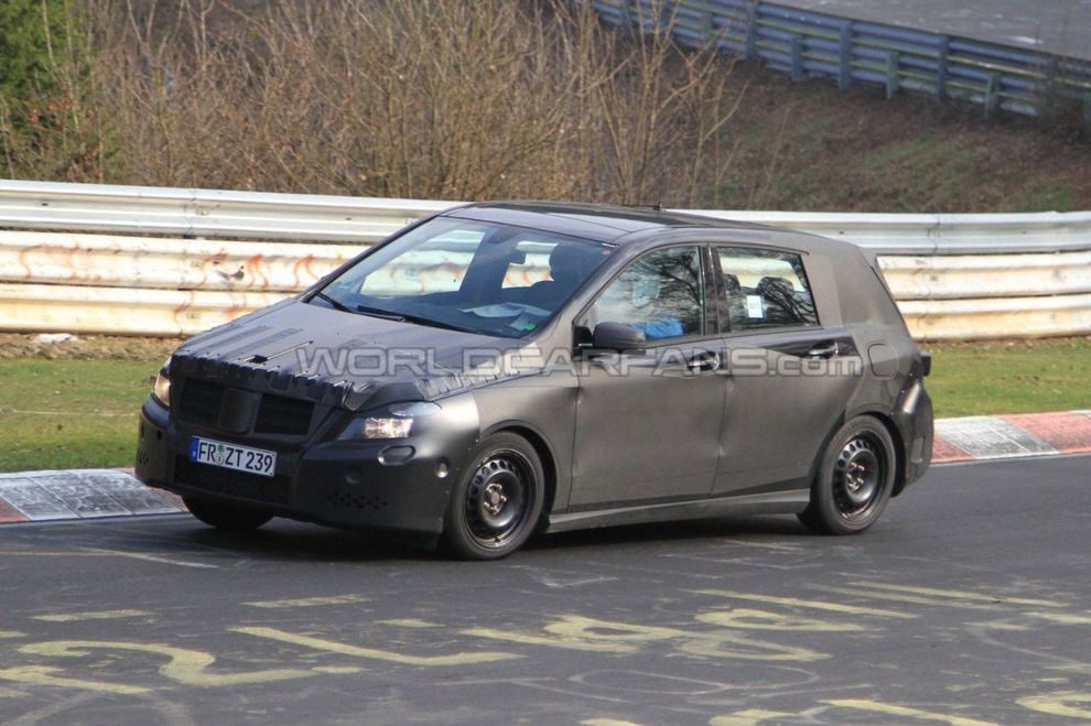 Nowy Mercedes klasy B 2012 - zdjcie szpiegowskie