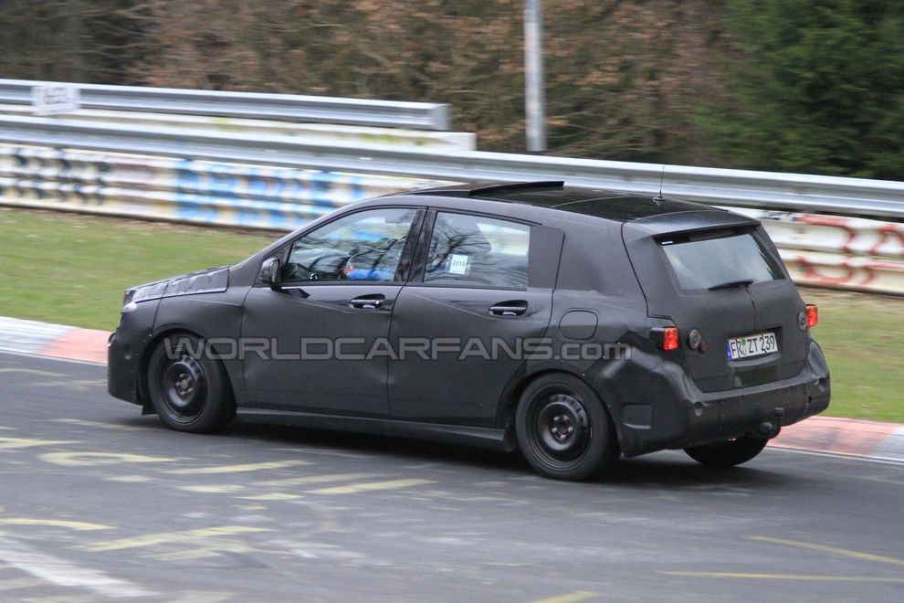 Nowy Mercedes klasy B 2012 - zdjcie szpiegowskie