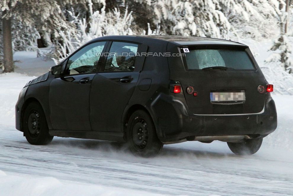 Nowy Mercedes klasy B - model 2012 - zdjcie szpiegowskie