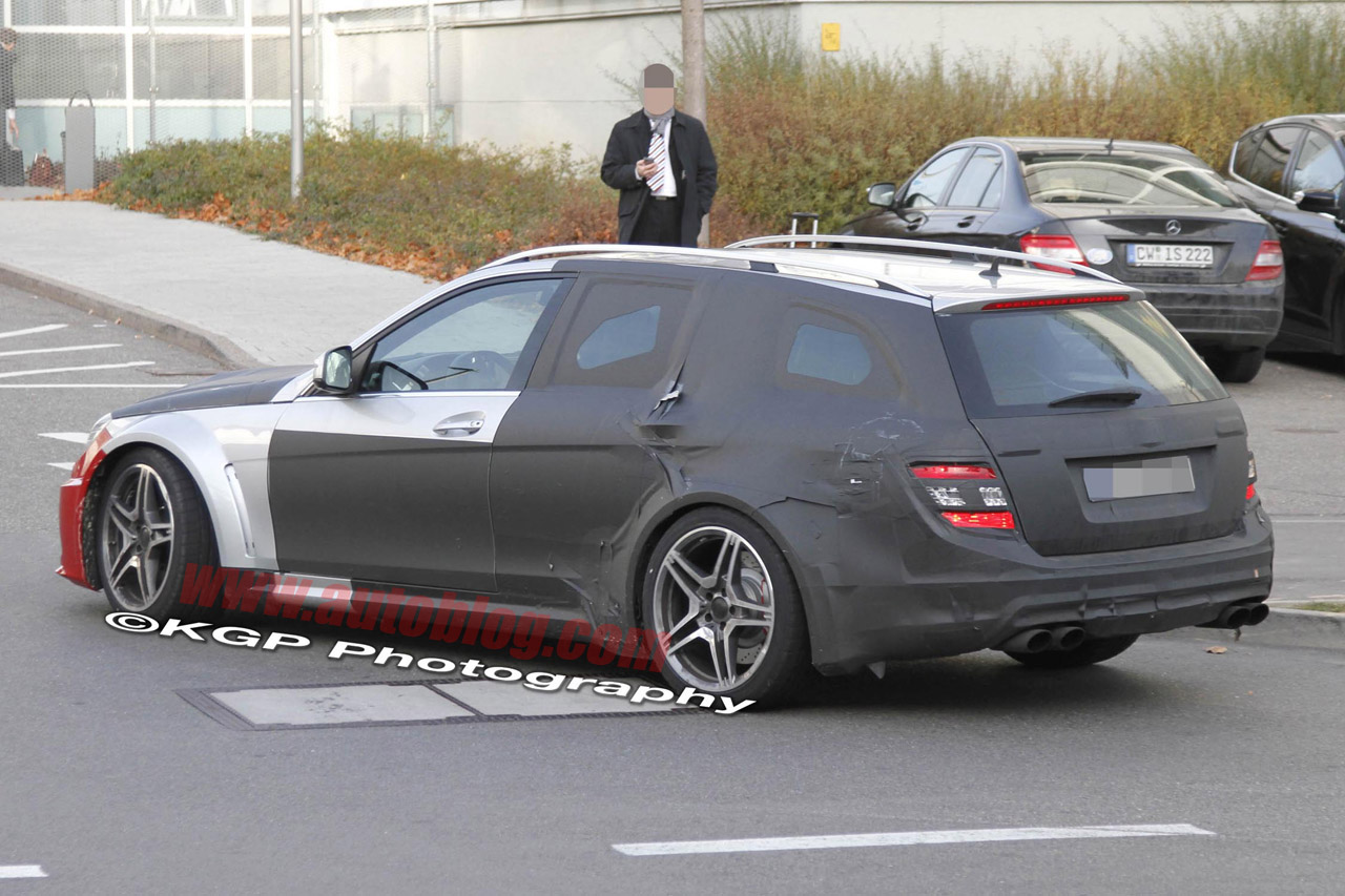 Mercedes C63 AMG T Black Series