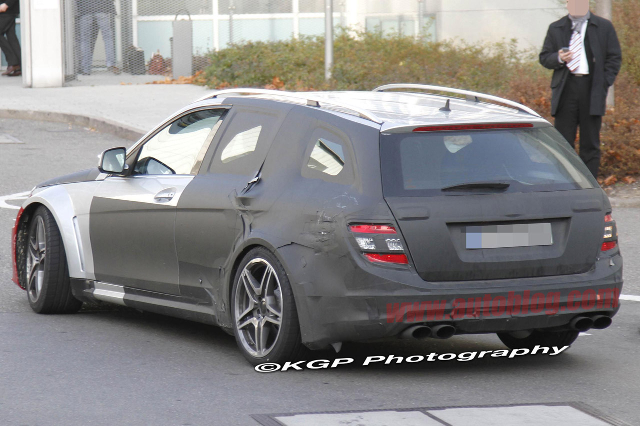 Mercedes C63 AMG T Black Series