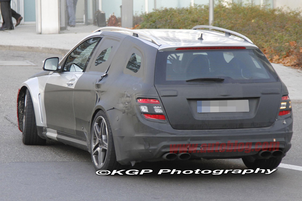 Mercedes C63 AMG T Black Series