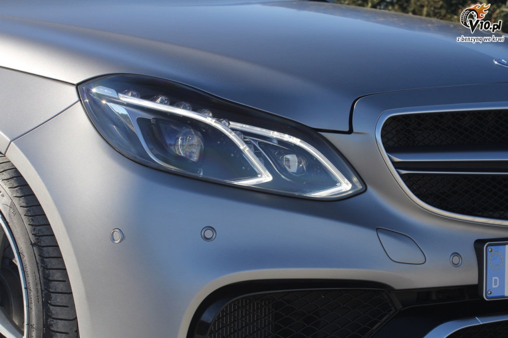 Mercedes E63 AMG