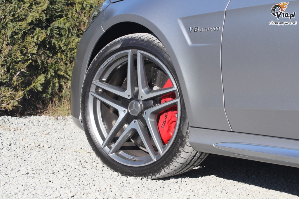 Mercedes E63 AMG