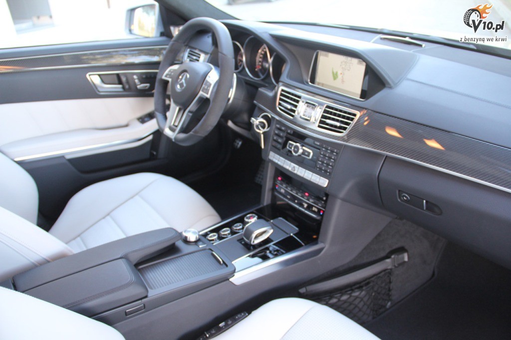 Mercedes E63 AMG