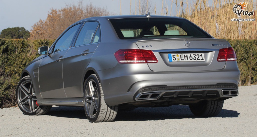 Mercedes E63 AMG