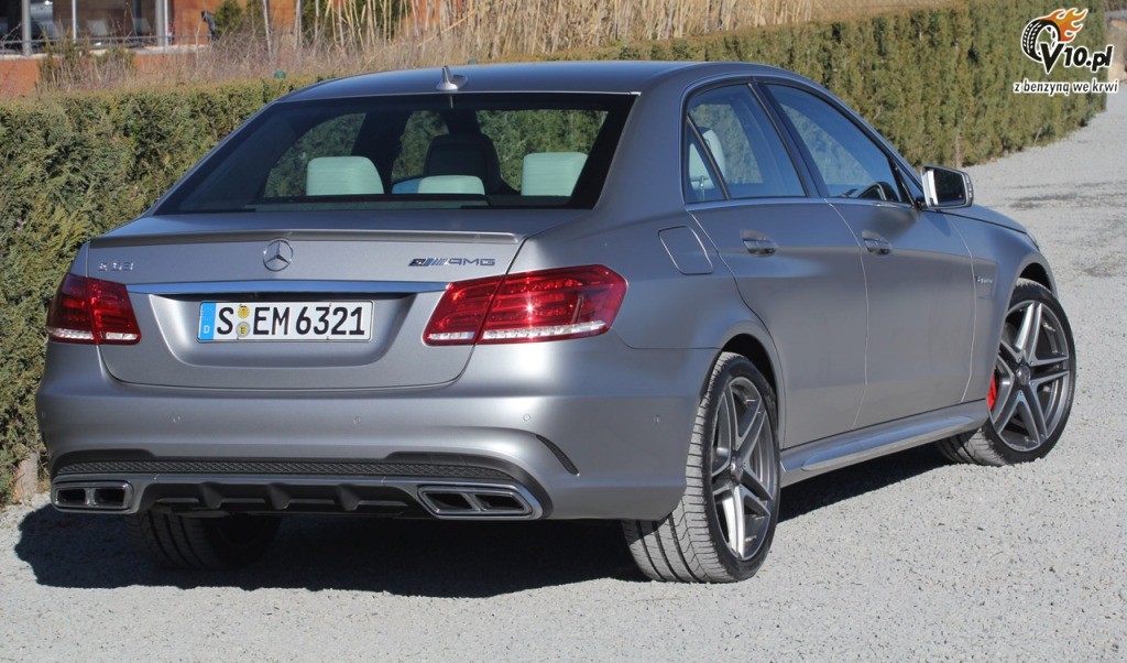 Mercedes E63 AMG