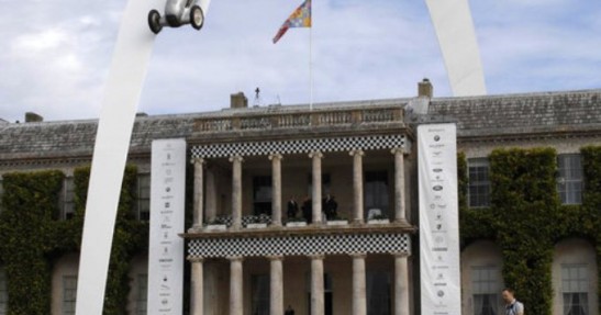 Rzeźba Mercedesa w Goodwood