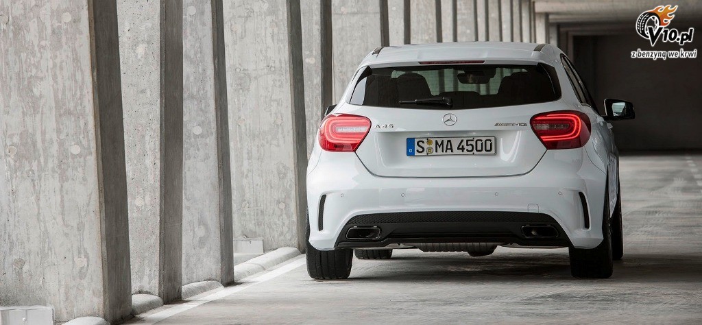 Mercedes A45 AMG