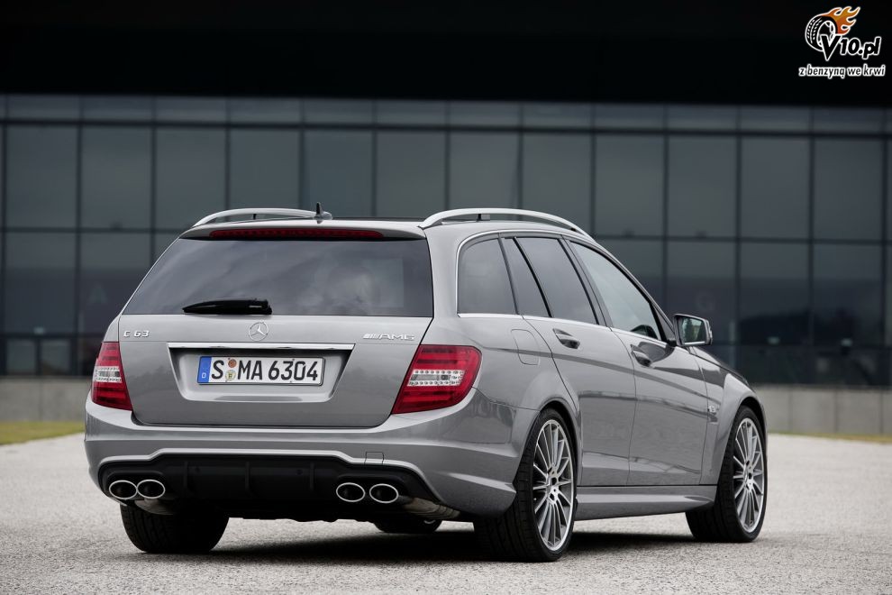 Mercedes C63 AMG