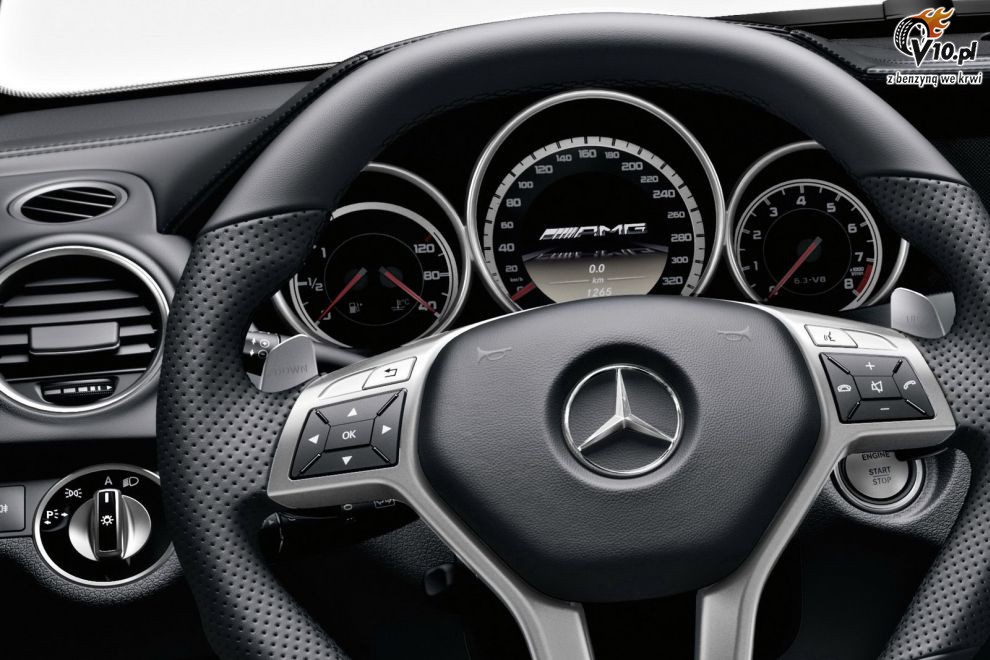 2012 Mercedes-Banz C63 AMG Coupe