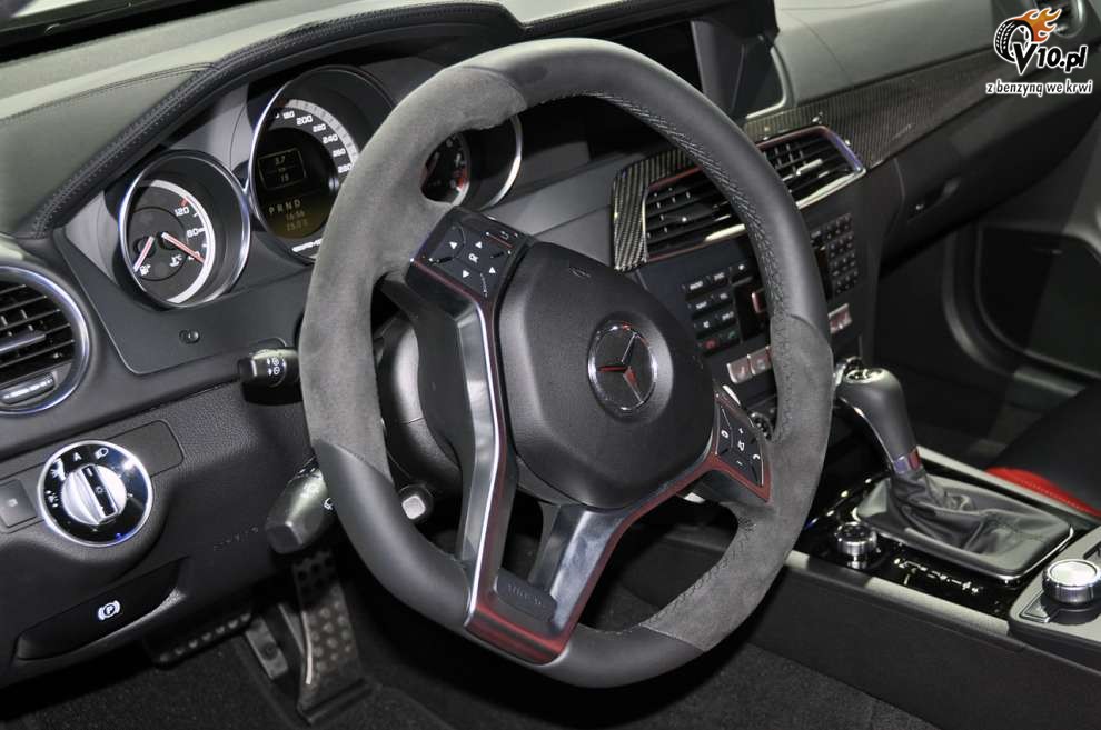 Mercedes-Benz C63 AMG Coupe na targach w Nowym Jorku 2011