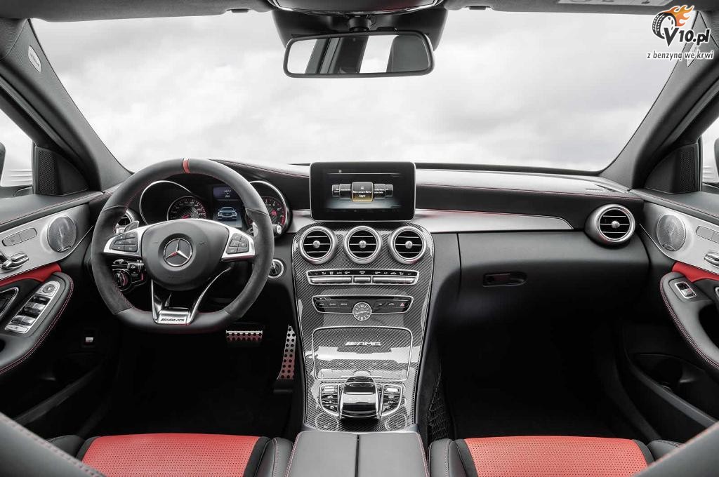 Mercedes C63 AMG