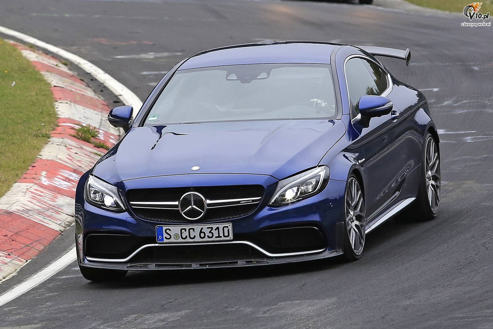 Mercedes C63 AMG Coupe R