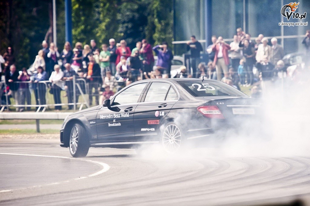 Mercedes C 63 AMG rekord wiata w drifcie
