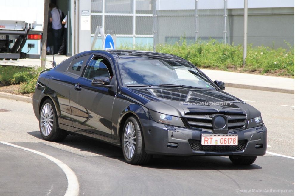 Nowy Mercedes klasy C Coupe 2011 - zdjcie szpiegowskie