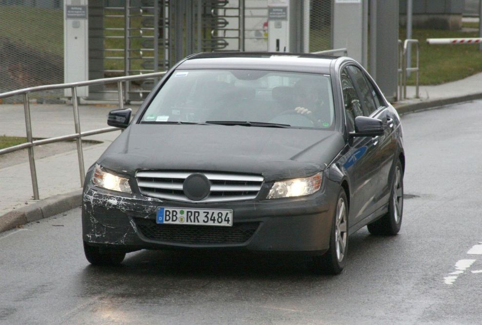 Mercedes klasy C po liftingu - zdjcie szpiegowskie