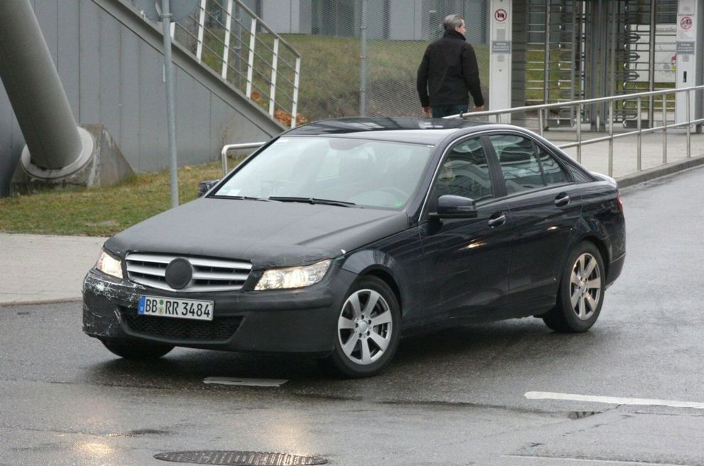 Mercedes klasy C po liftingu - zdjcie szpiegowskie