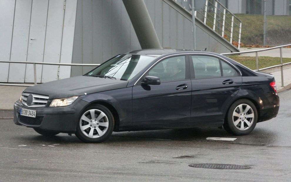 Mercedes klasy C po liftingu - zdjcie szpiegowskie