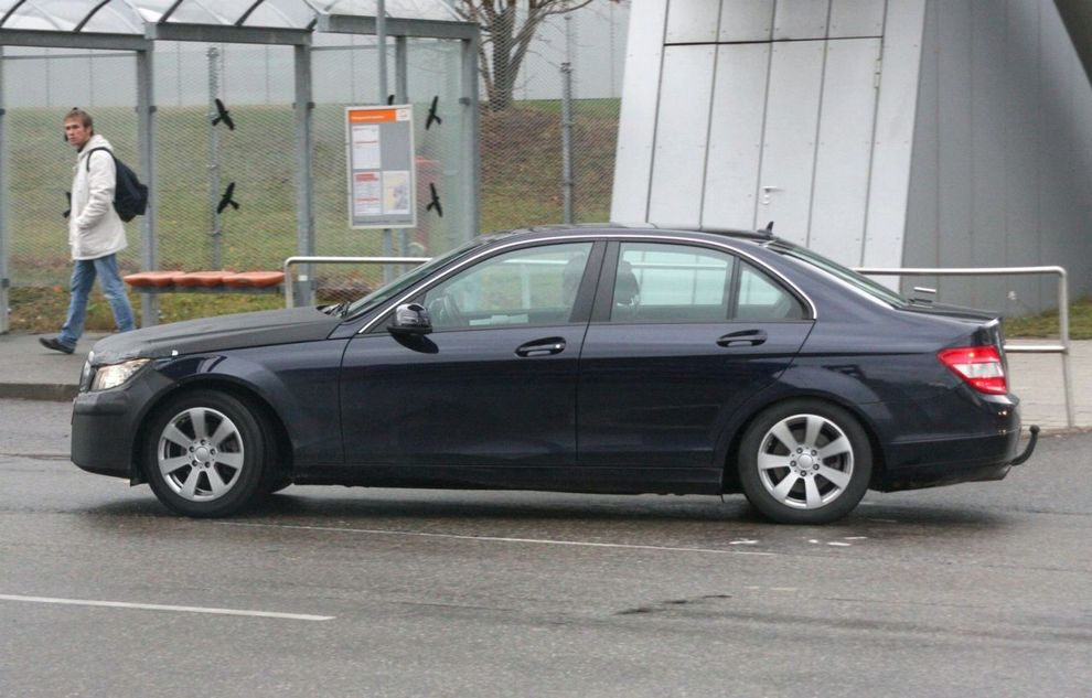 Mercedes klasy C po liftingu - zdjcie szpiegowskie