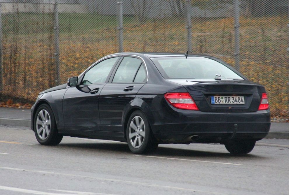 Mercedes klasy C po liftingu - zdjcie szpiegowskie