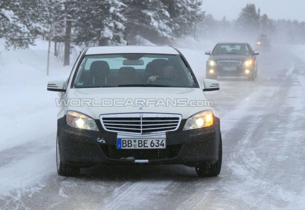 Nowy Mercedes klasy C po liftingu 2010 - zdjcie szpiegowskie
