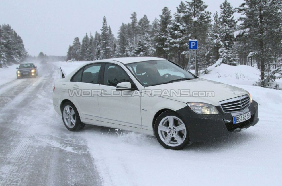 Nowy Mercedes klasy C po liftingu 2010 - zdjcie szpiegowskie