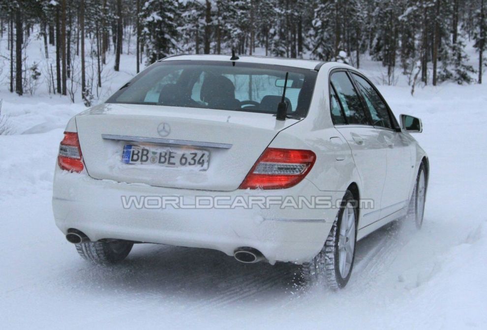 Nowy Mercedes klasy C po liftingu 2010 - zdjcie szpiegowskie