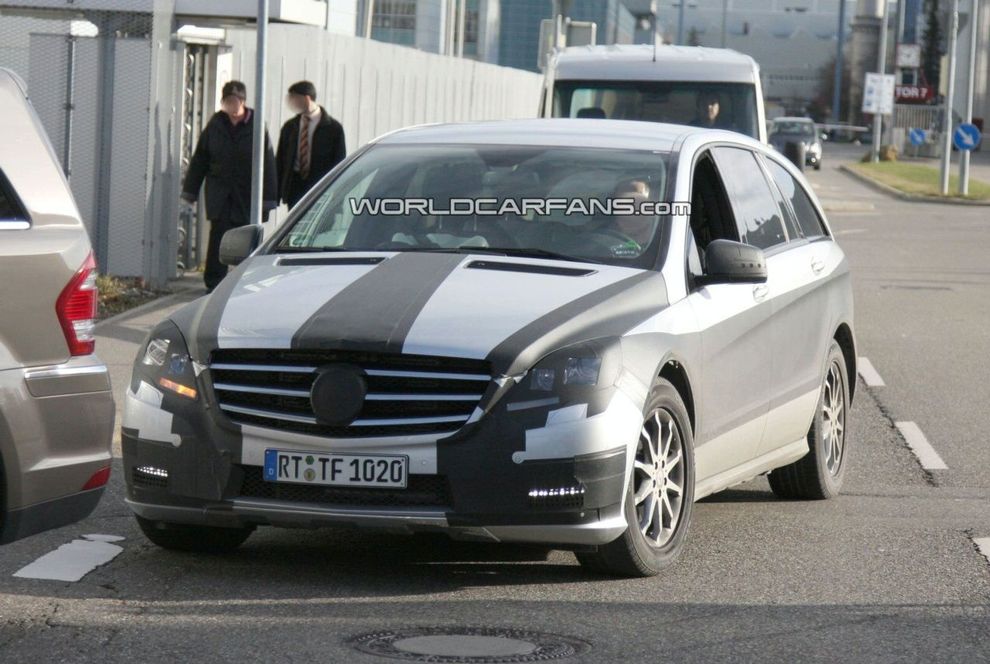 Nowy Mercedes klasy R po liftingu - zdjcie szpiegowskie